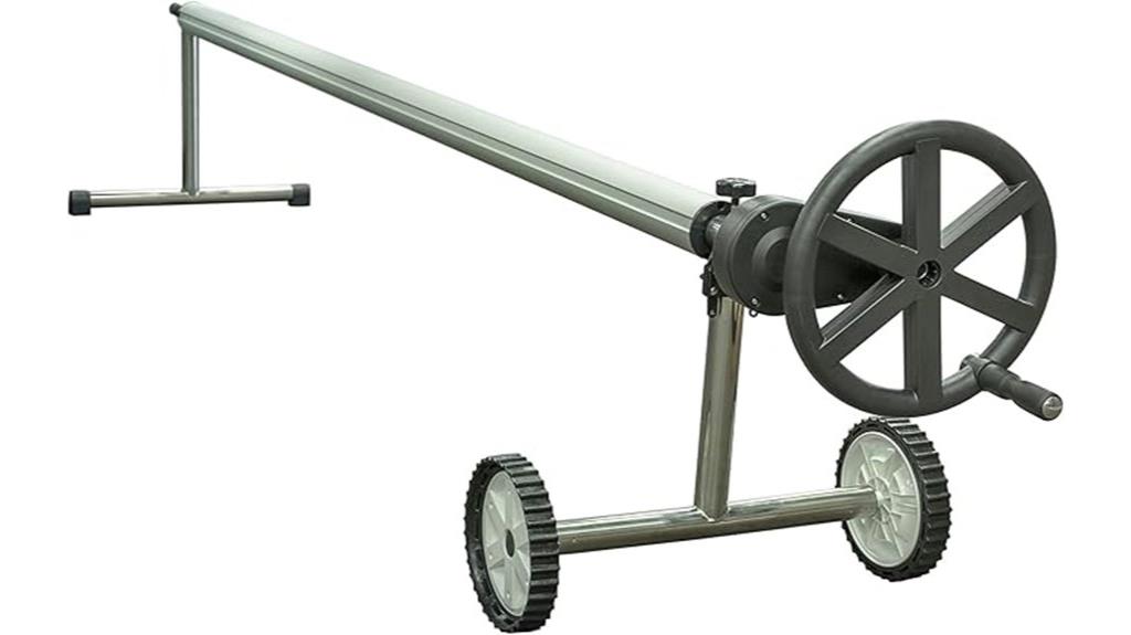solar cover with reel