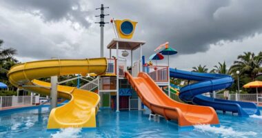 close attractions during lightning