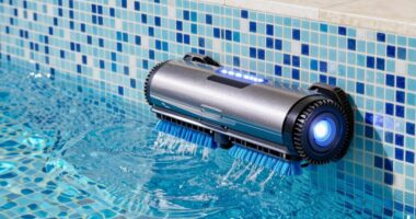 effective wall climbing cleaning technology