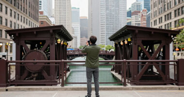 Chasing Chicago's movable bridges (2014)